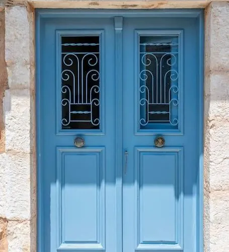 Nonna House أيّا إفيميا